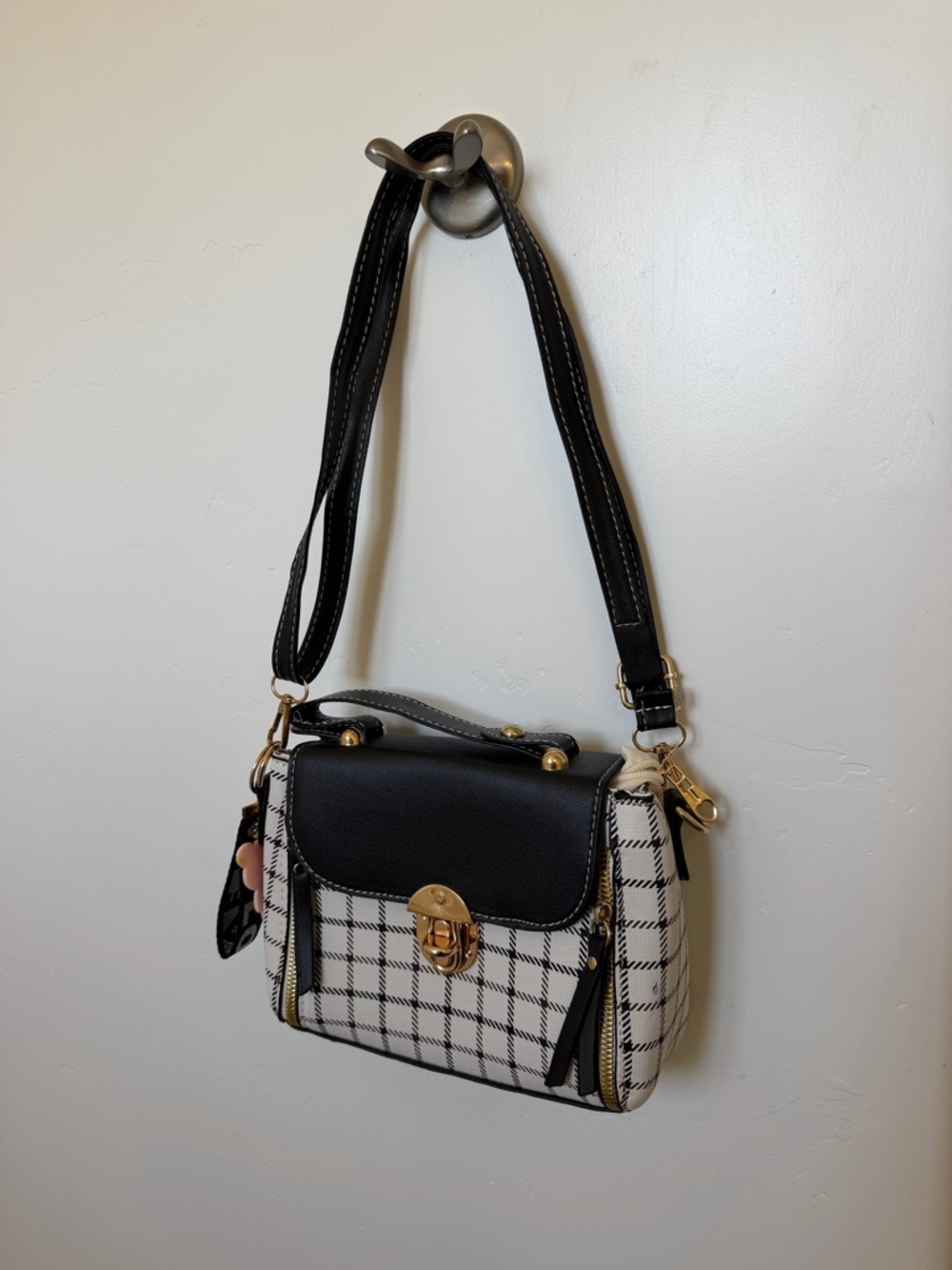 Black & White Plaid Crossbody - Classic Women's Bag